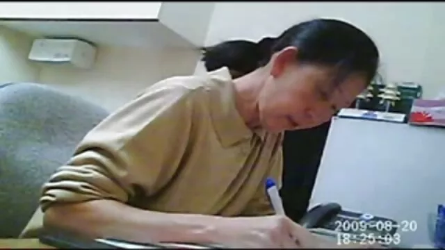 尿尿露背 民视女孩画廊