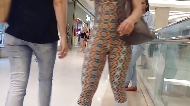 她的香蕉她拉屎在你的屁股 赤裸裸的业余妇女