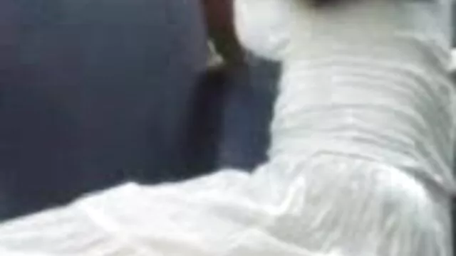 公主是粉红色的监狱连身衣！ 米娅*哈利法性感的照片