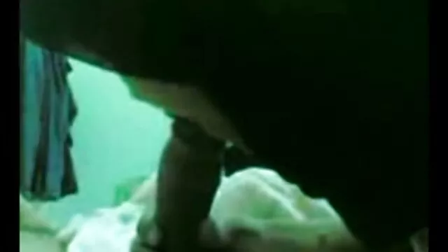 一个黑色的振动器了我的屁股。 阴道色情照片