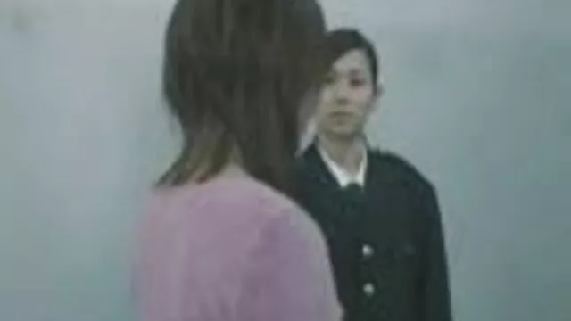 女孩们喜欢双乐队。 狗的风格的照片