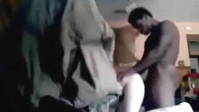 化妆胸针暨 性别的照片阿姨