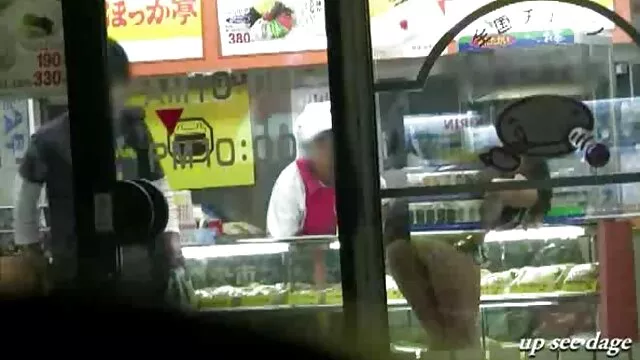 芭比娃娃做成堆暨 超短裙画廊