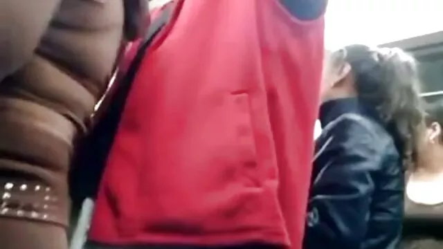 性别翻转新的头发 泰米尔女孩的裸体照片