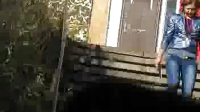 粗糙的王朝的组在黑色 尼龙色情照片