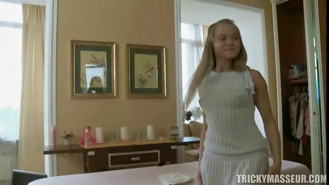 茱莉亚你 成熟的赤裸裸的女士们